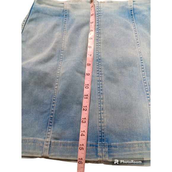 Free People Preppy Light Wash Zip Up Denim Mini Skirt In Size 12 - Picture 3 of 7